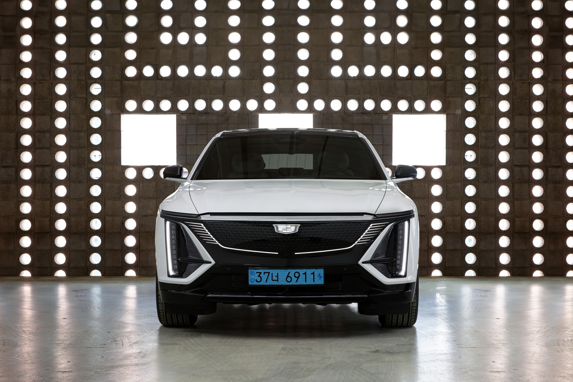 사진자료_캐딜락_리릭_정지_1